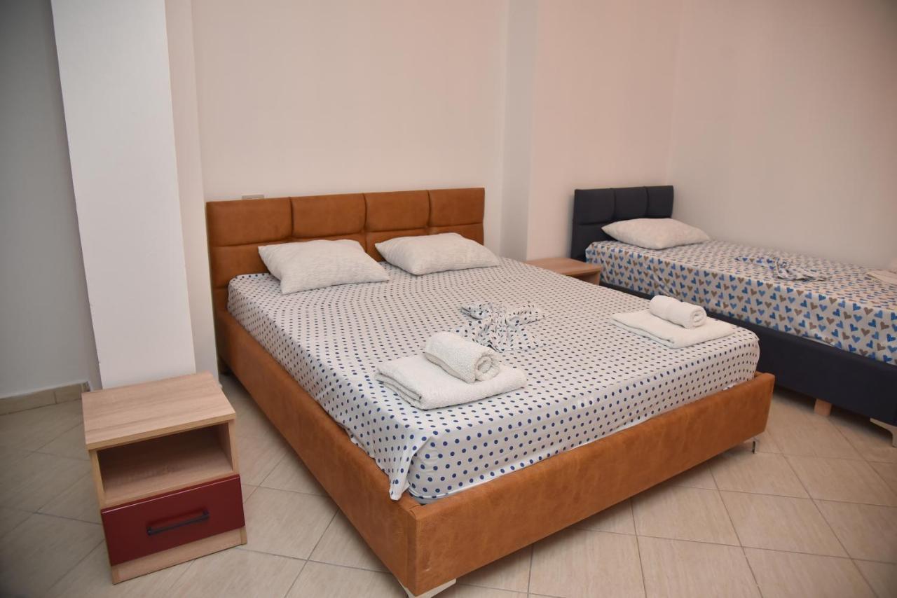 Flowers Apartments Golem  Ngoại thất bức ảnh