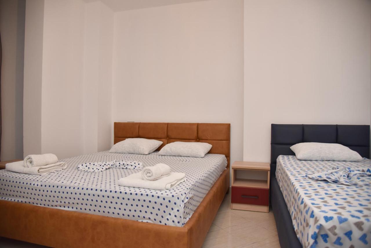 Flowers Apartments Golem  Ngoại thất bức ảnh