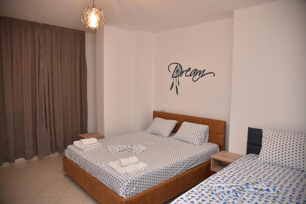 Flowers Apartments Golem  Ngoại thất bức ảnh