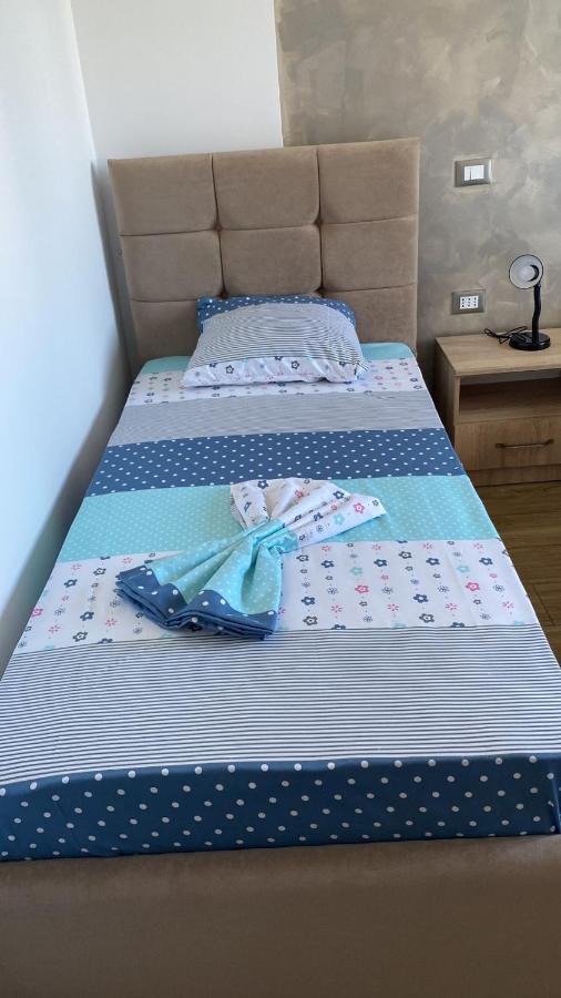 Flowers Apartments Golem  Ngoại thất bức ảnh