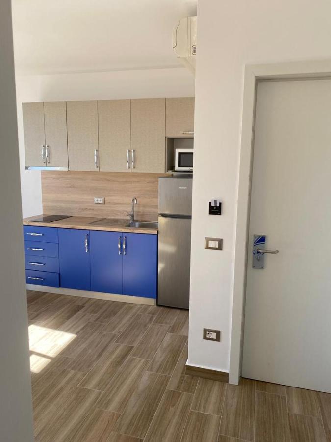 Flowers Apartments Golem  Ngoại thất bức ảnh