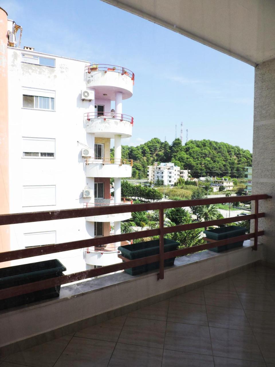 Flowers Apartments Golem  Ngoại thất bức ảnh